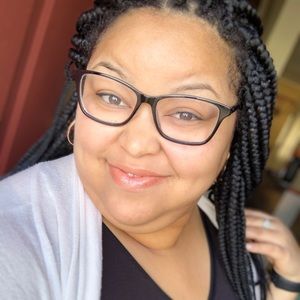 Meet your Posher, Derekica